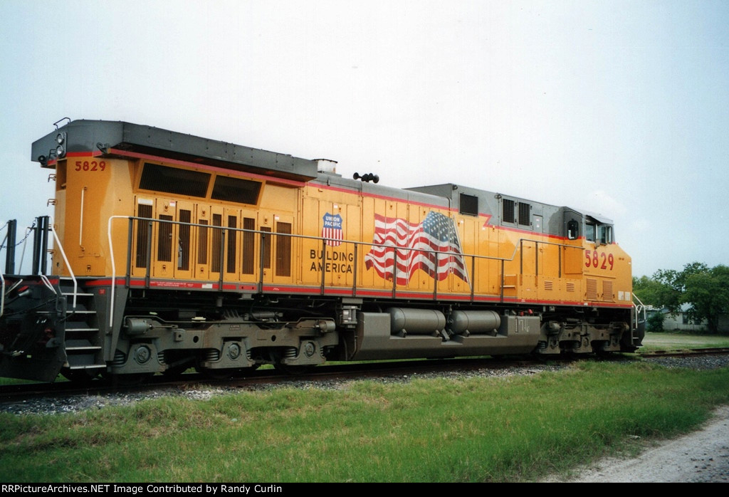 UP 5829 at Harlingen